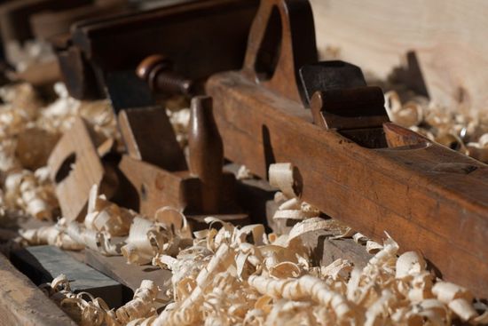 wood working wood shavings