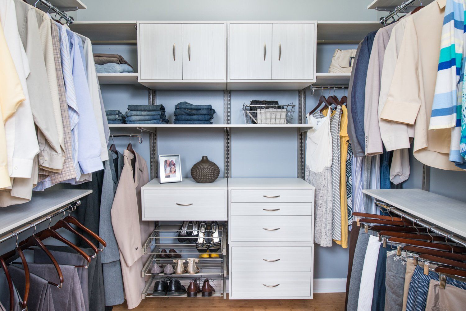 Freedom Rail Walk In Closet System