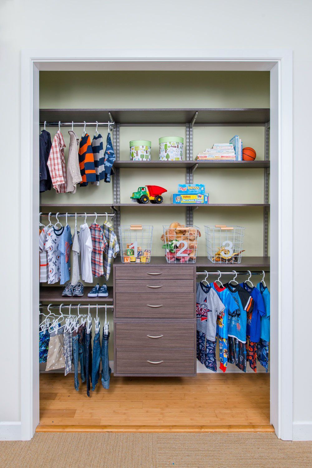 Freedom Rail Kids Closet System