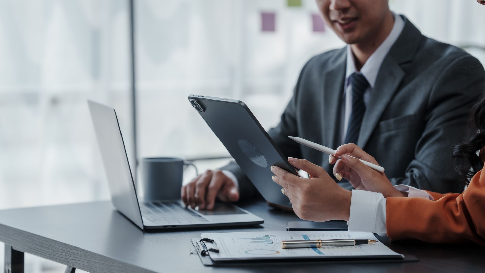 guy with a tie and laptop