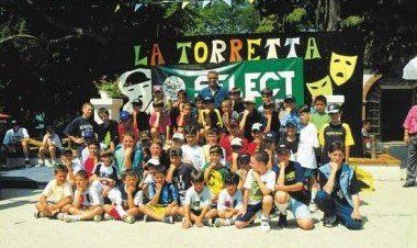 gita scolastica in un bosco