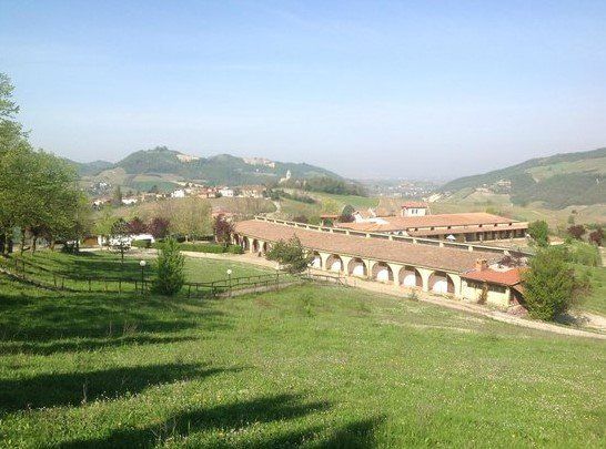 prato con sentiero