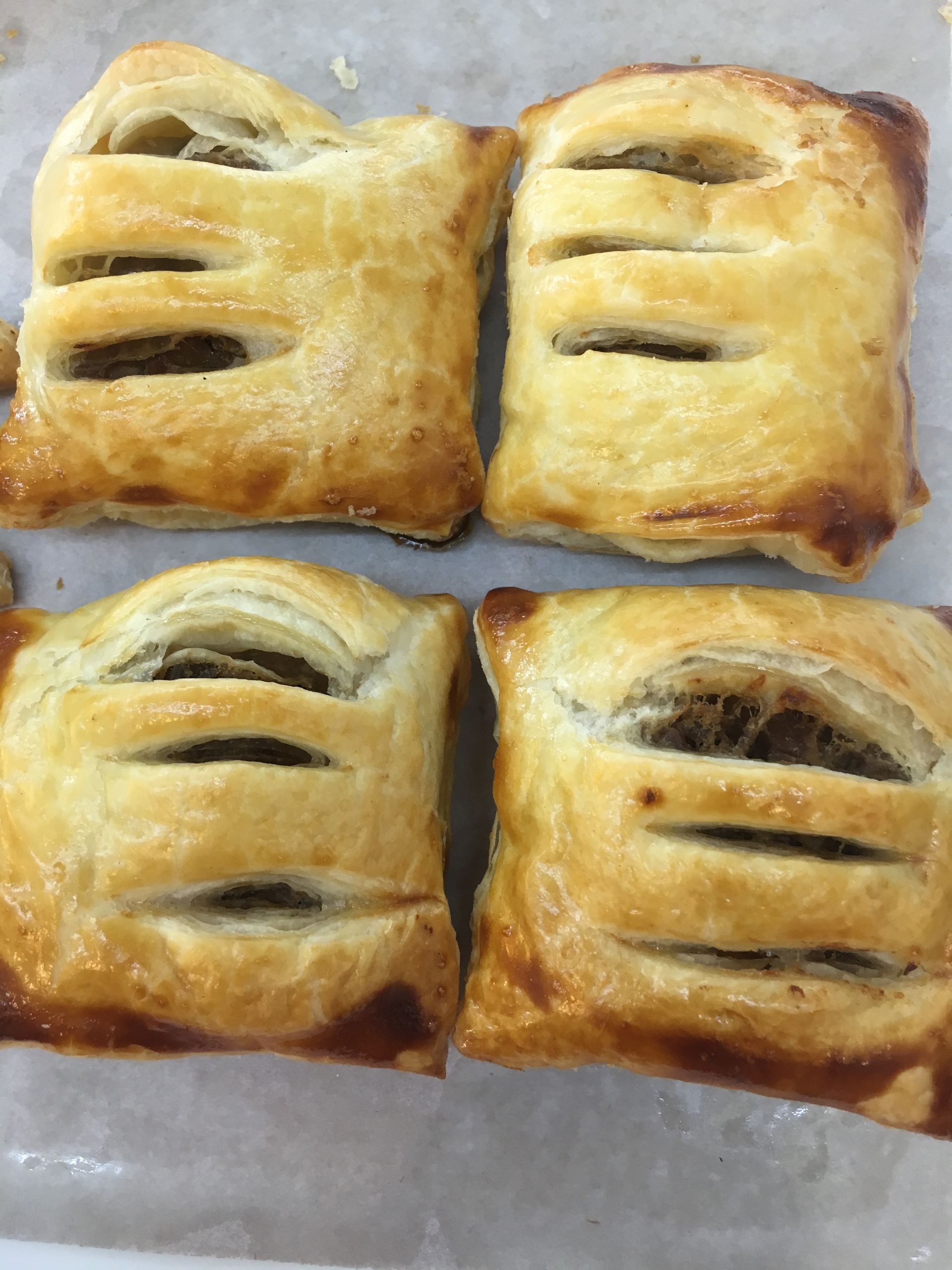 Mini Tuna puff 小金枪鱼酥 20 pcs