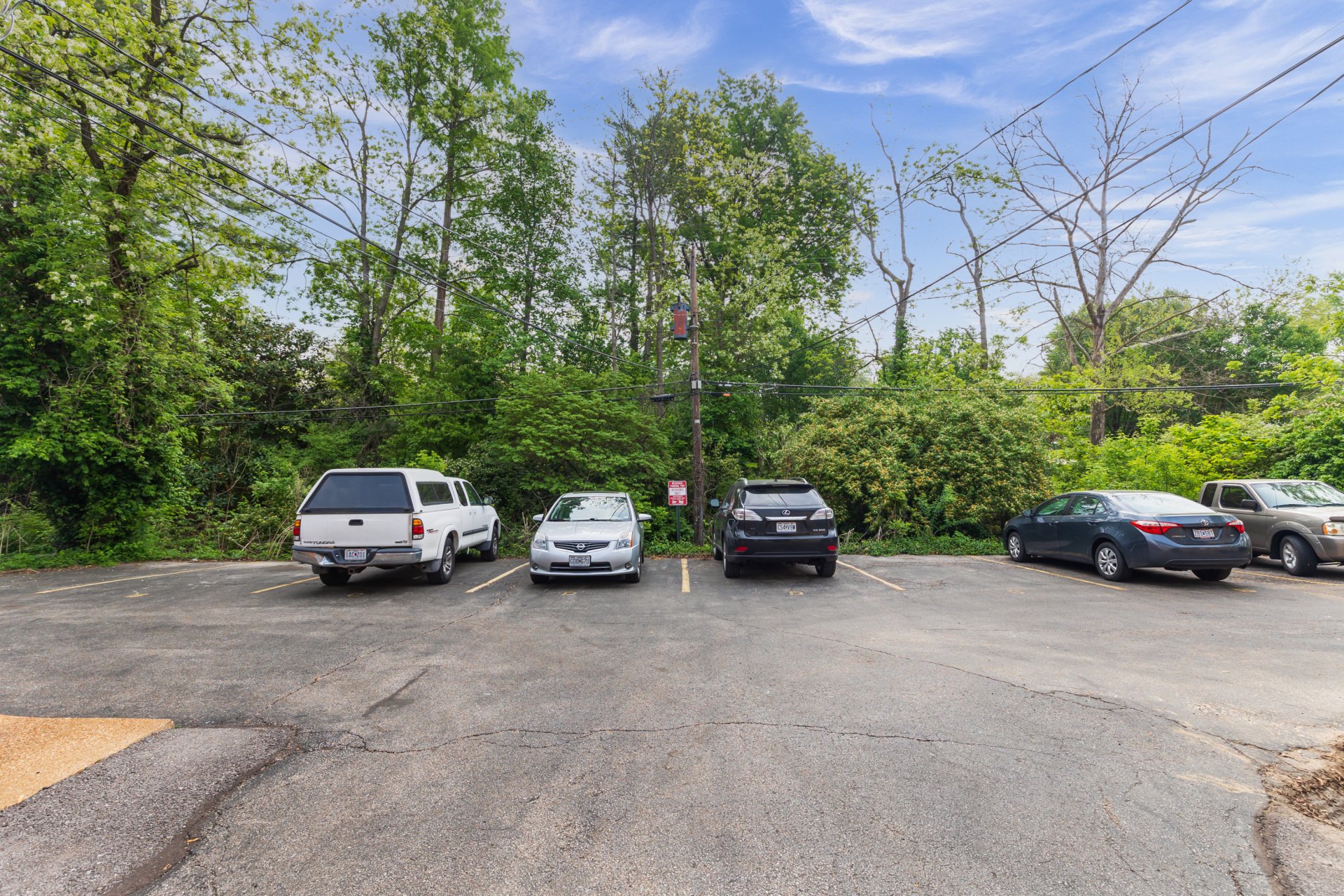 Leslie Apartments Ballwin, MO