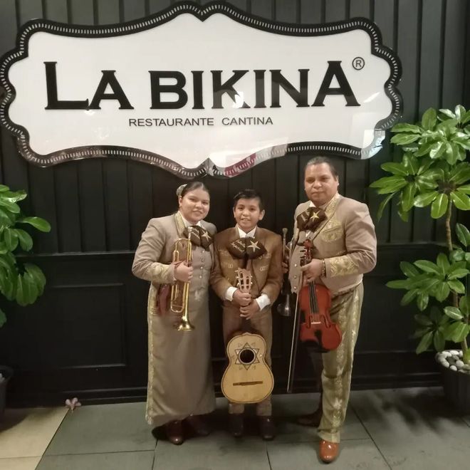 MARIACHI ESTRELLA IMPERIAL DE CUERNAVACA - LLÁMANOS