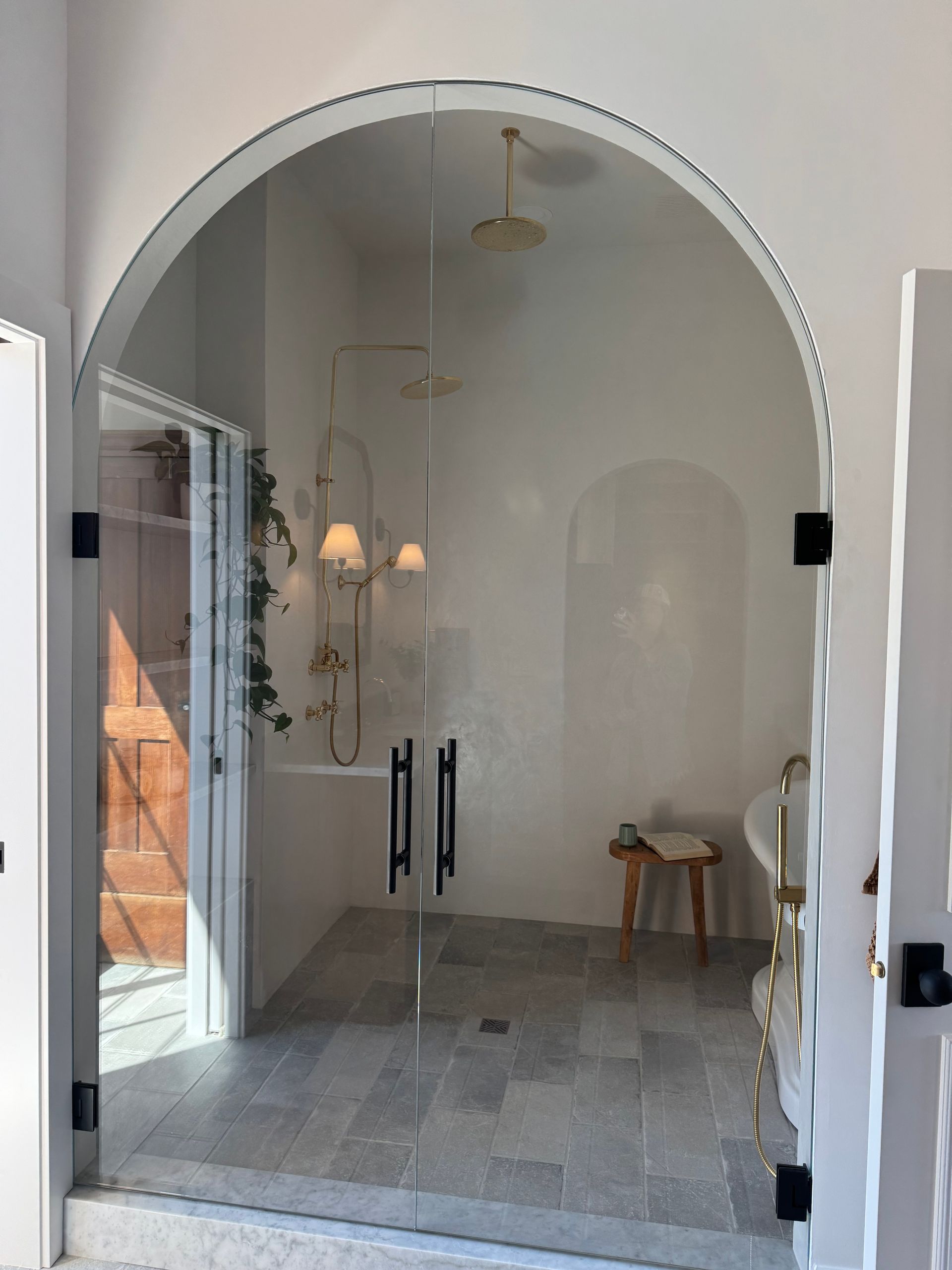 Tadelakt seamless shower Oregon