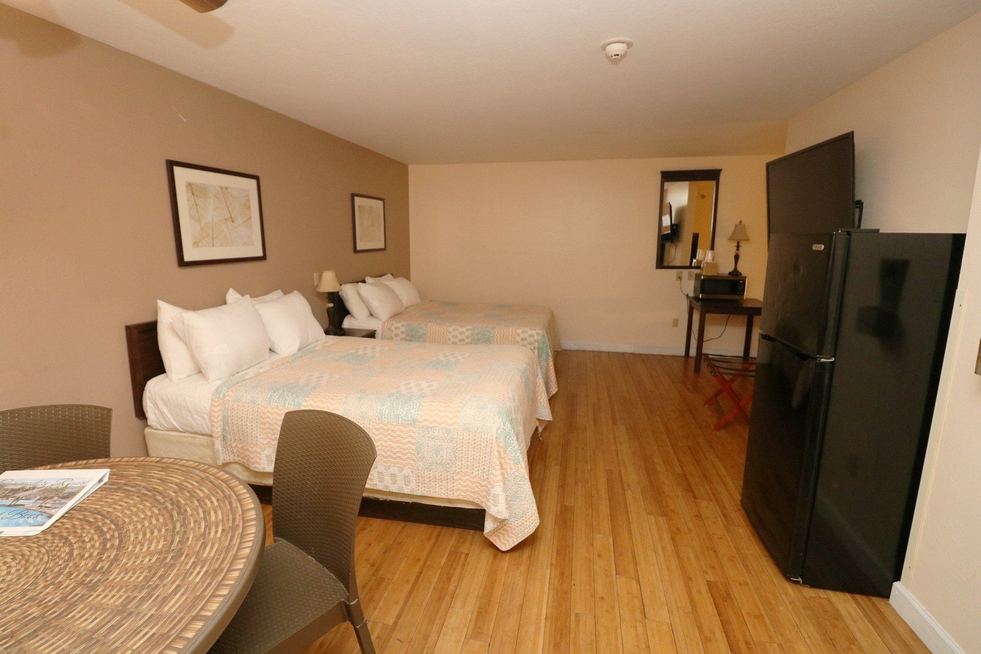 Commodore Resort - 4 double bed room 1
