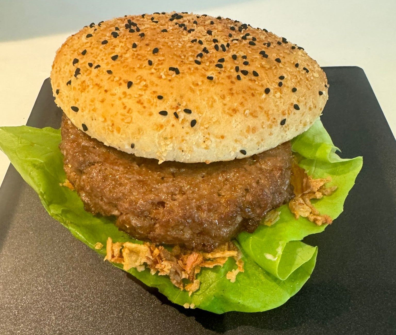 Vrai burger à commander sur uber eats - chez clementine - friterie à uccle - bruxelles