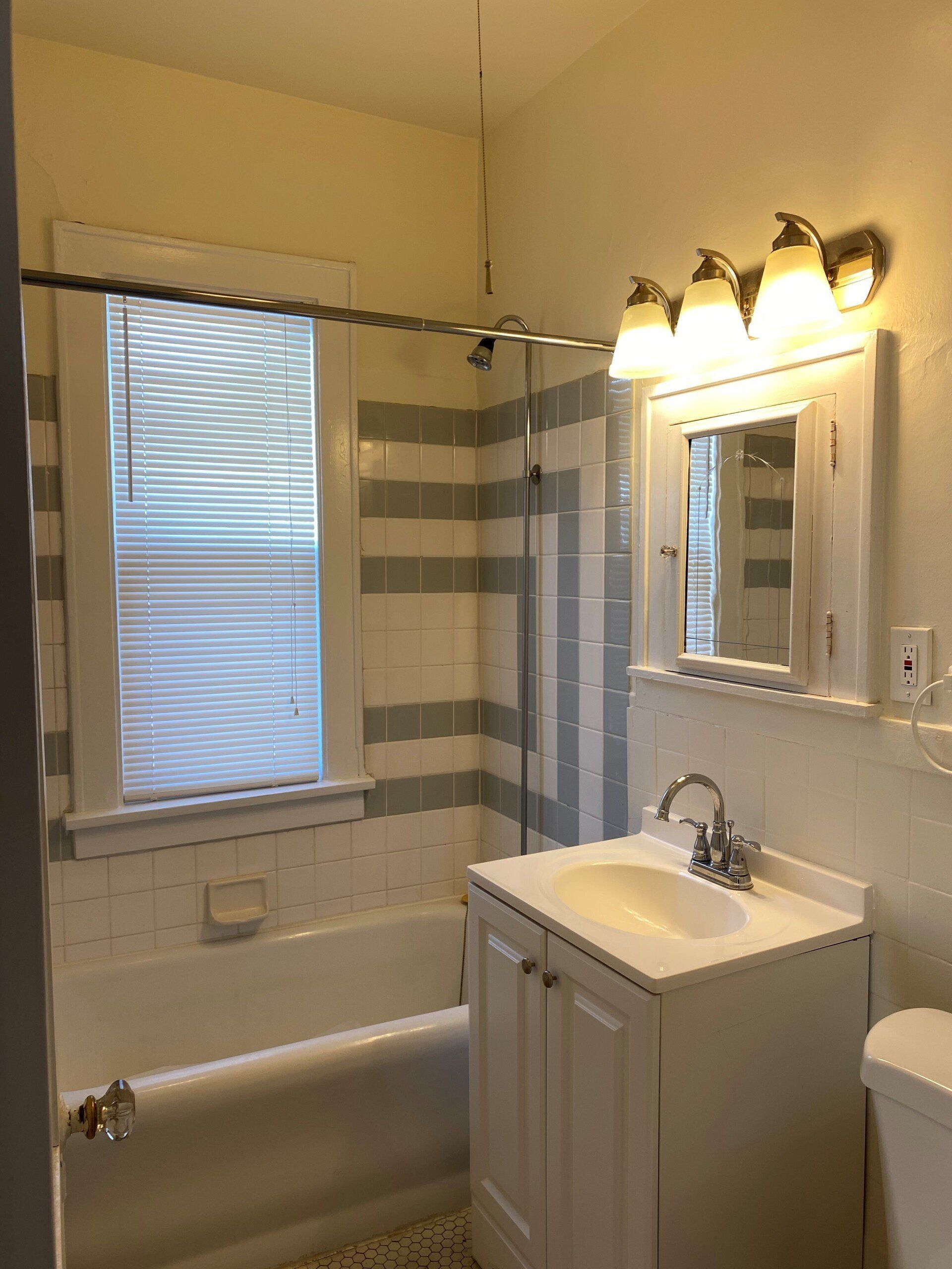 1419 West 27th St Bathroom