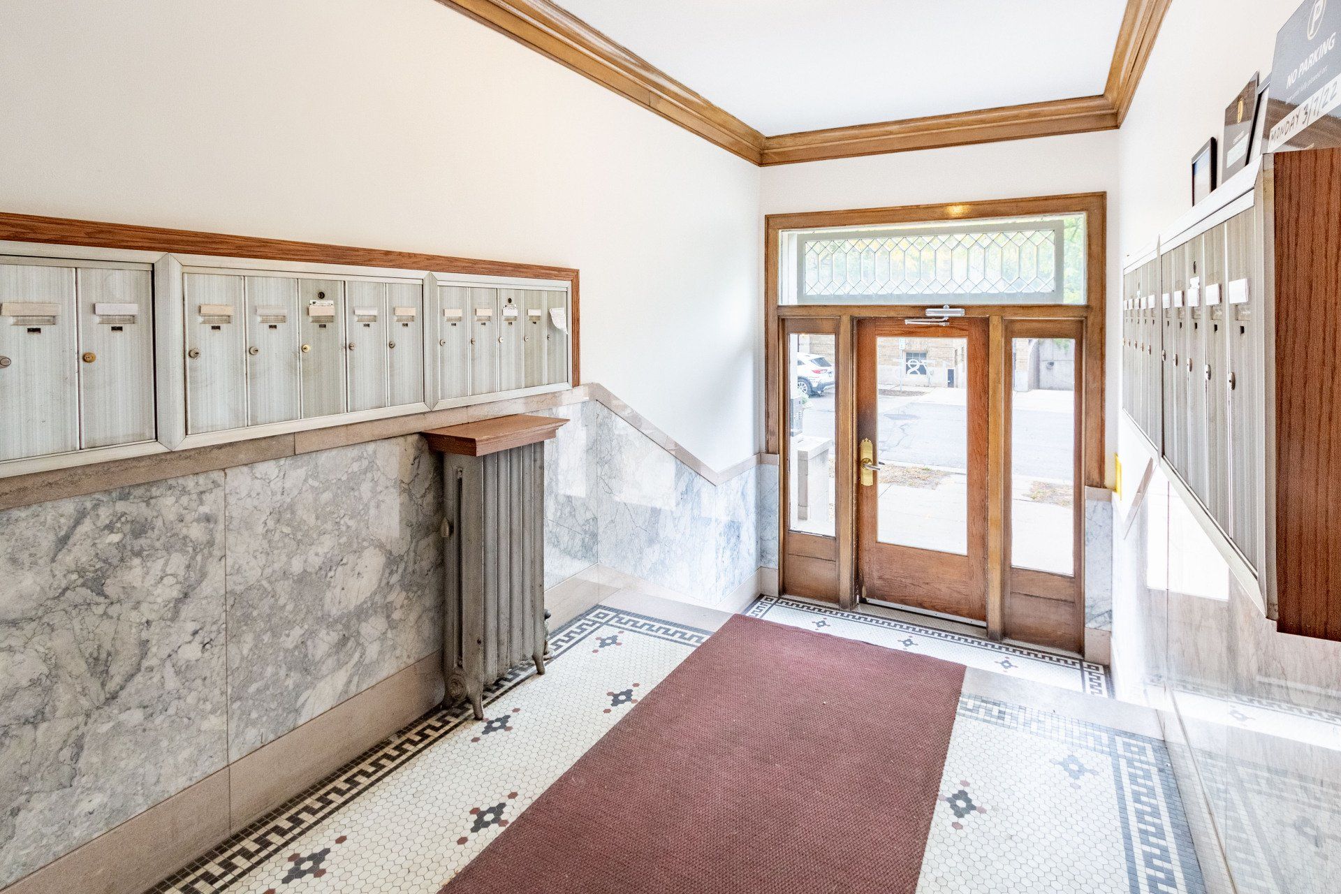 1785 Bryant Ave S Interior