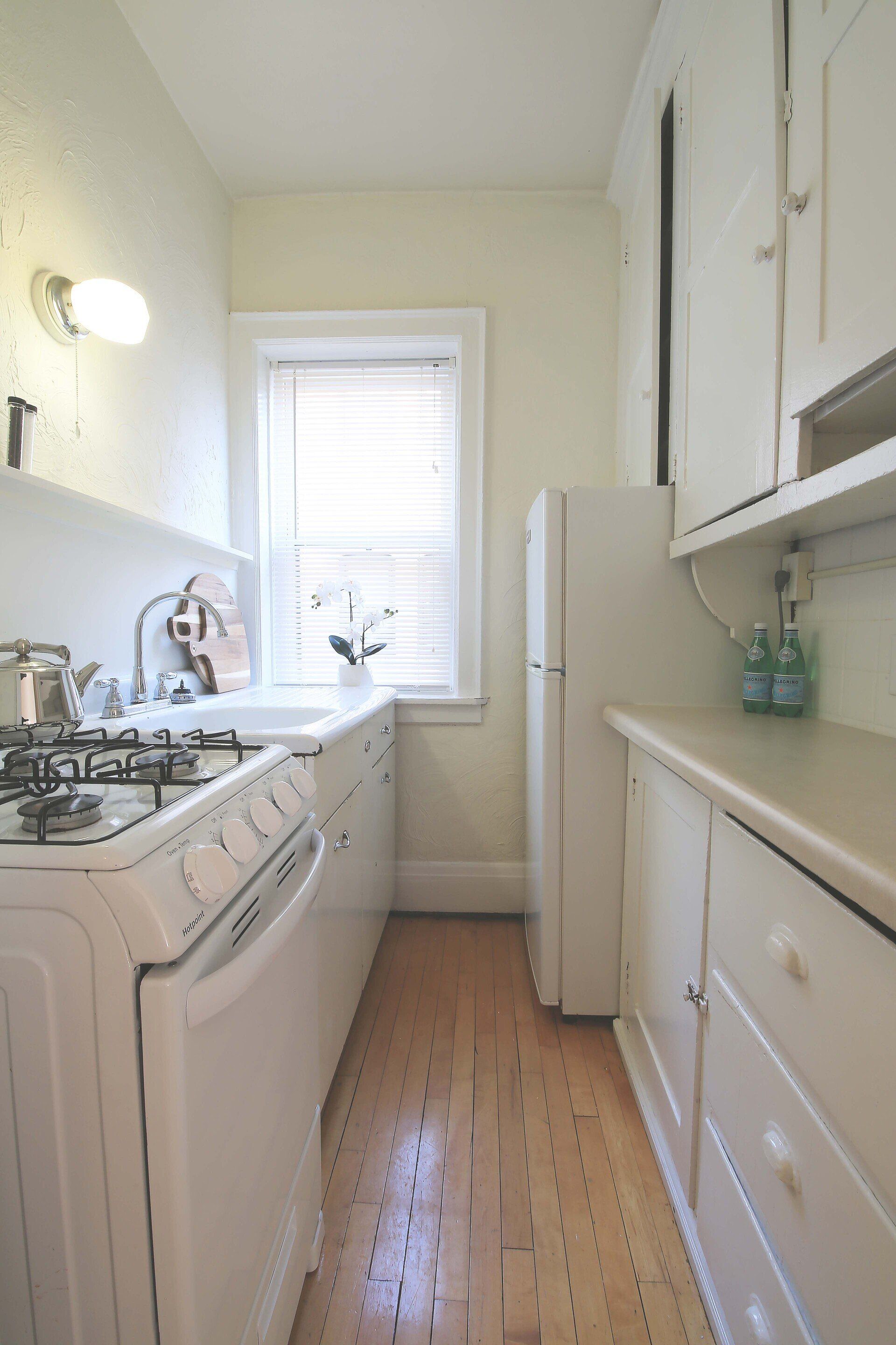 1810 & 1812 Bryant Ave S Kitchen