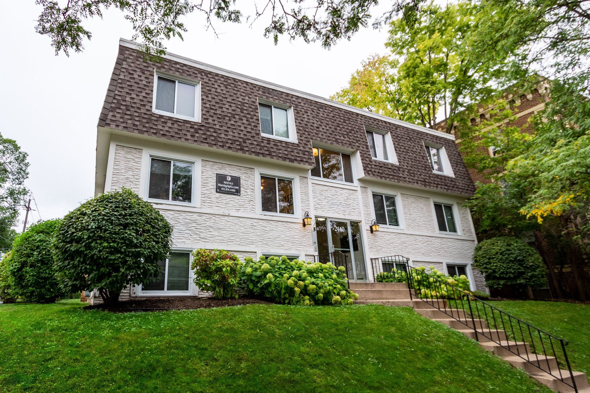 2440 Dupont Ave S