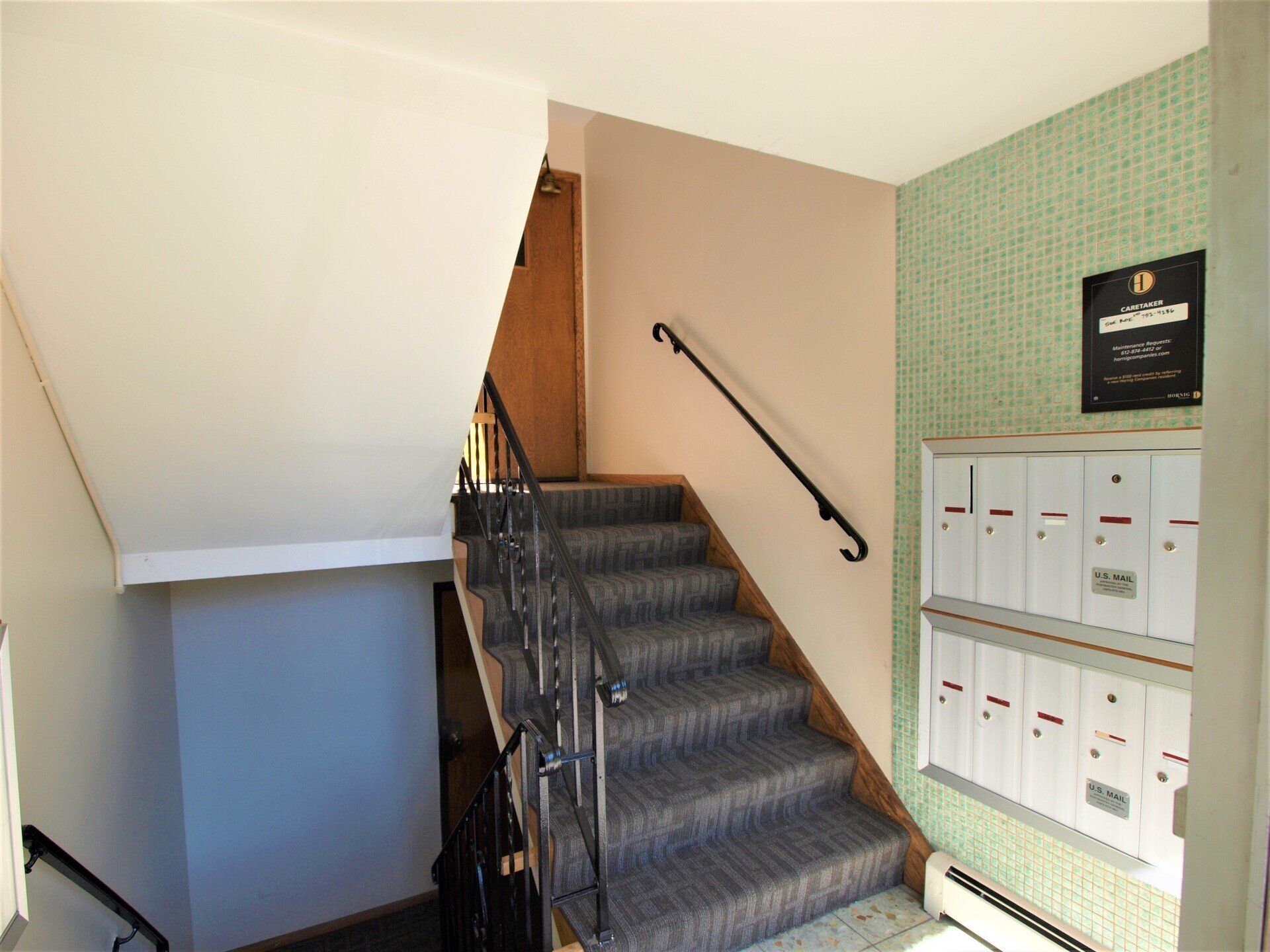 2730 Dupont Ave S Hallway