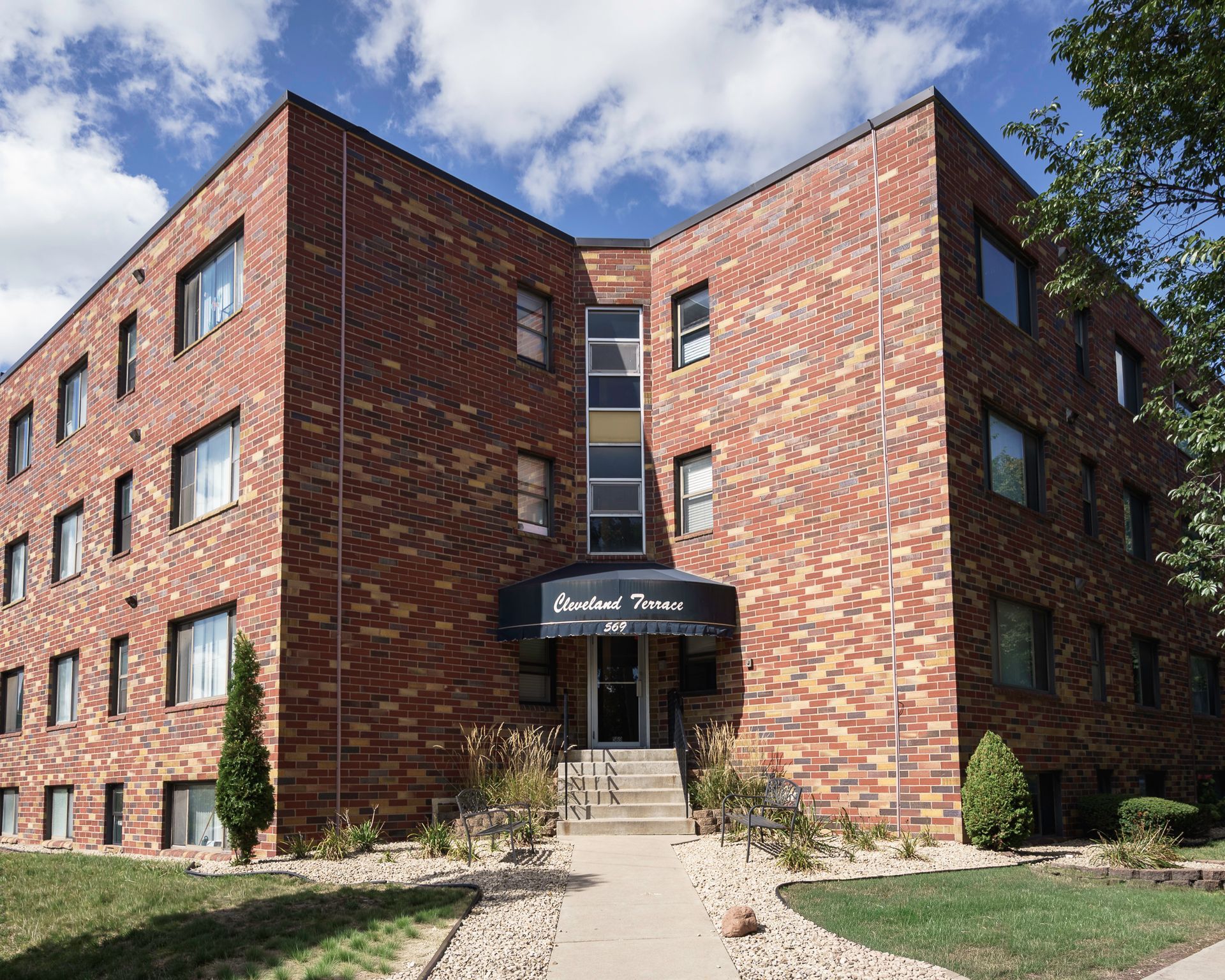 569 Cleveland Ave 
