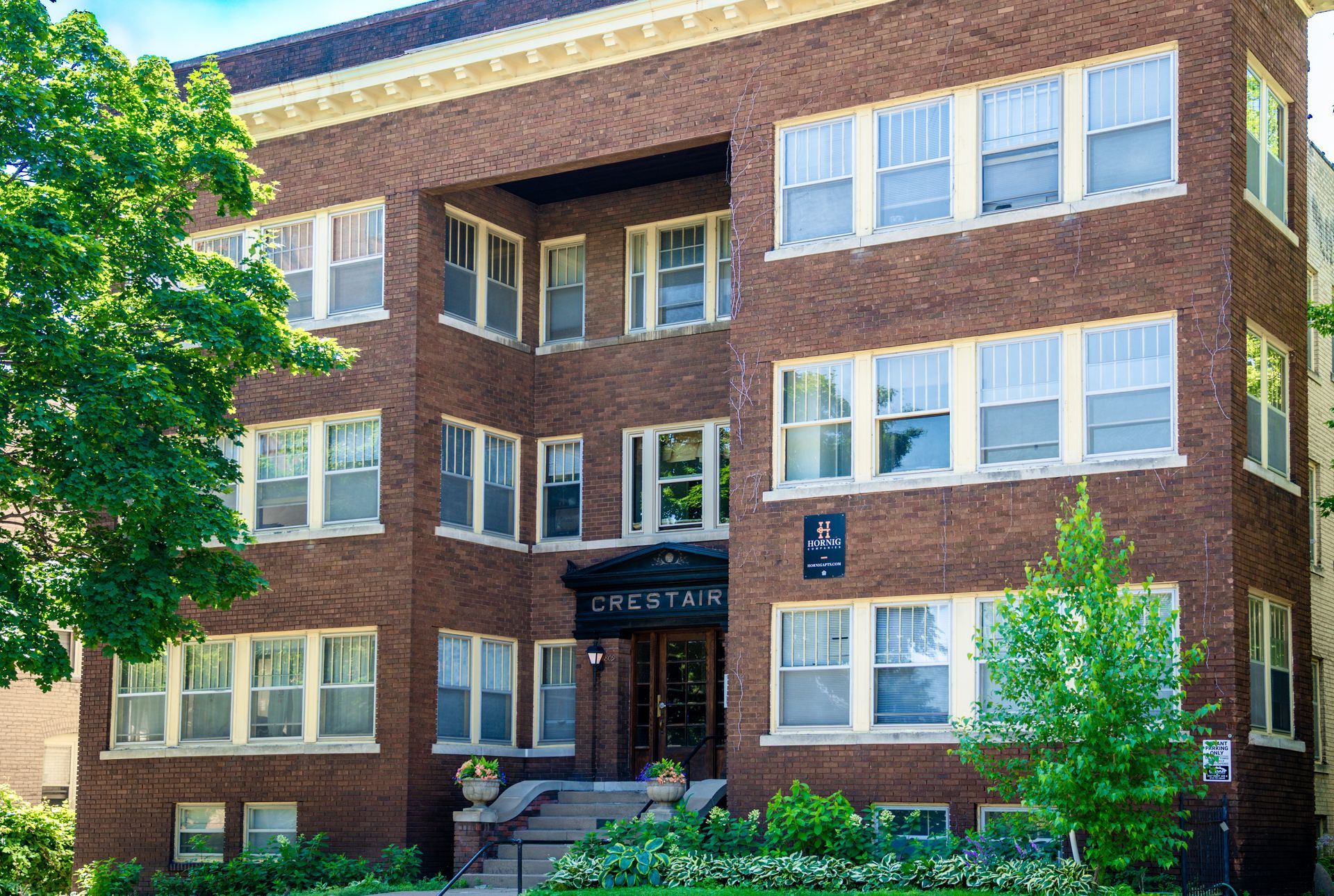 809 Douglas Ave