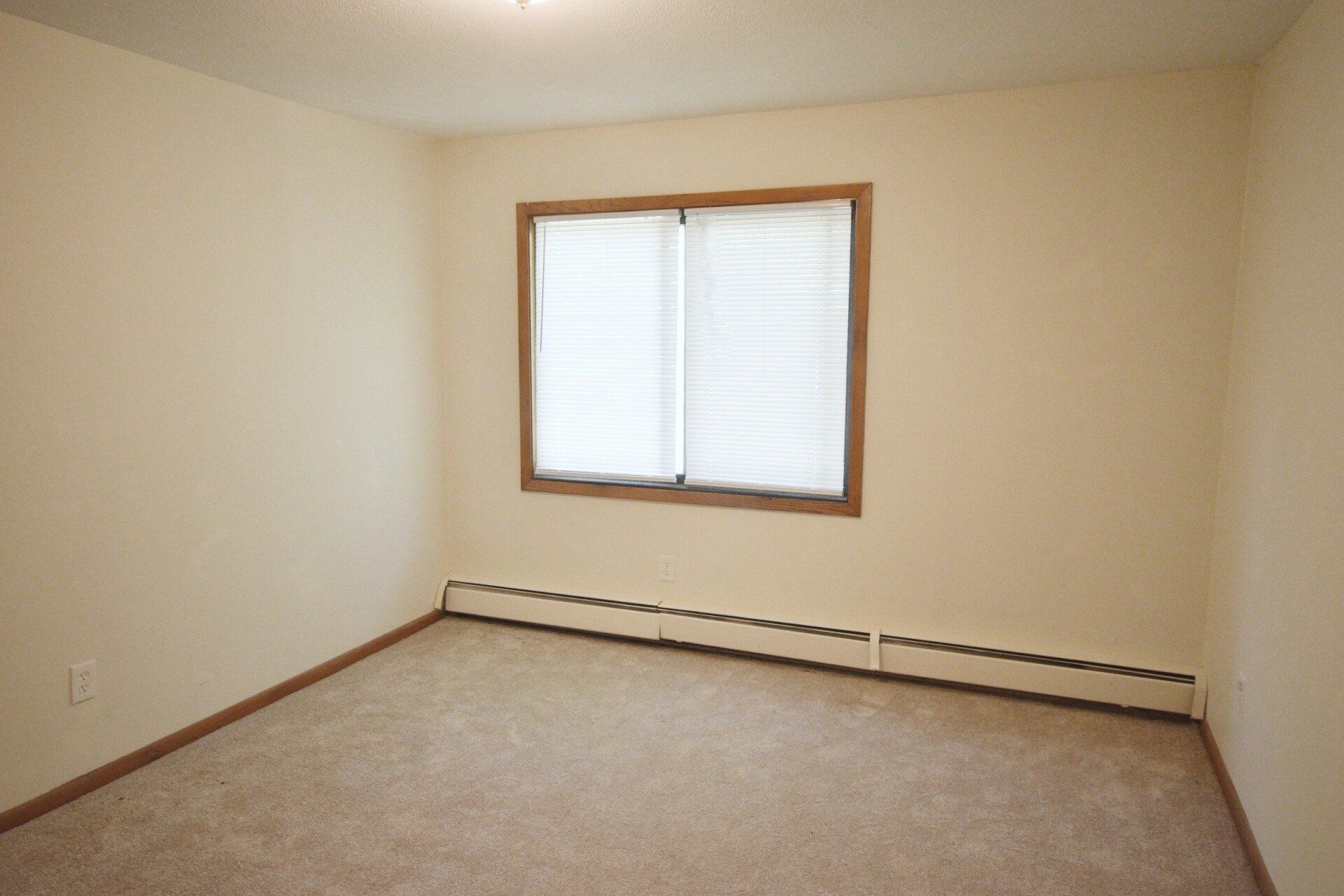 2509 Dupont Ave S Bedroom