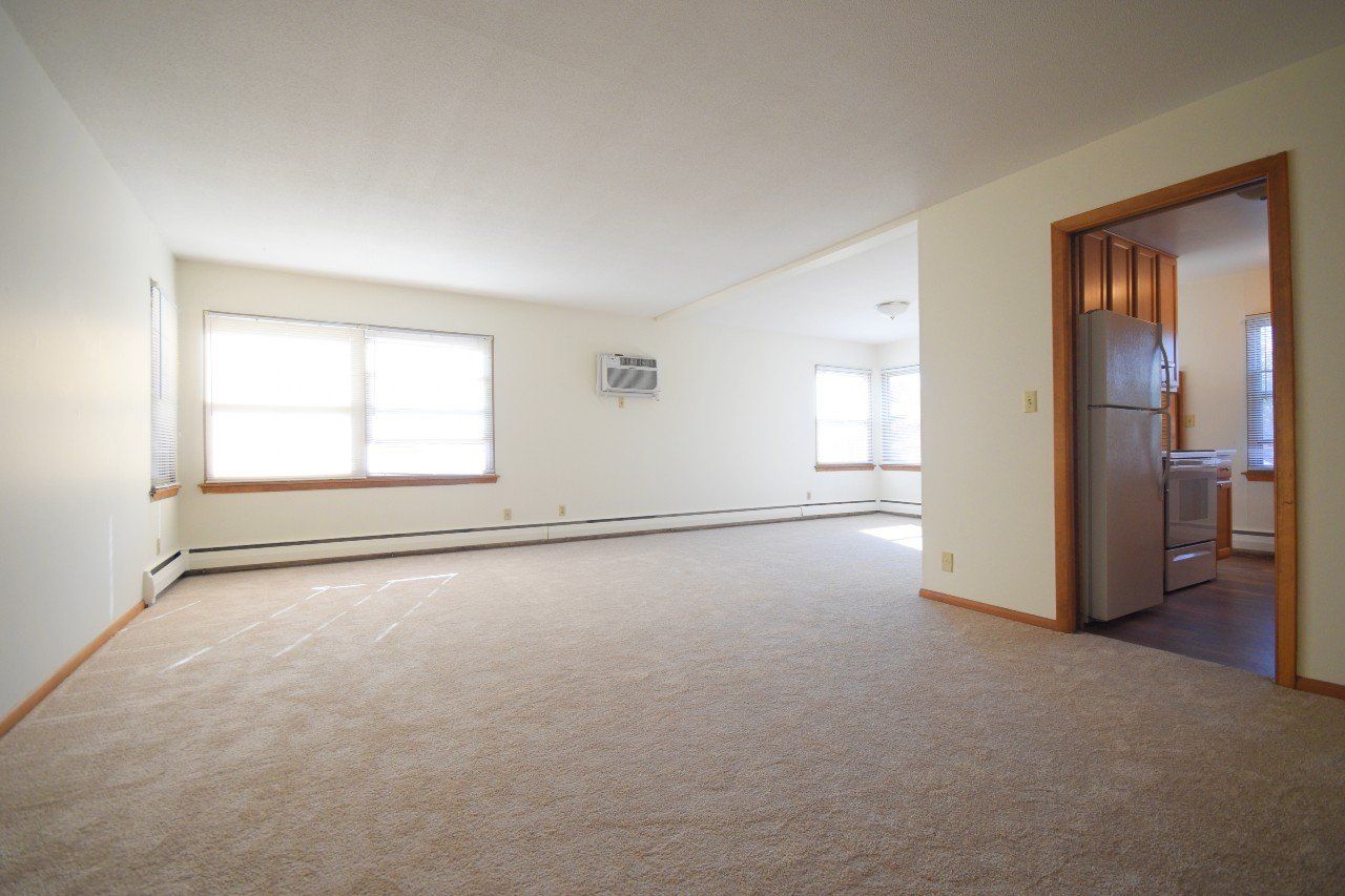 529 Cleveland Ave Living Room