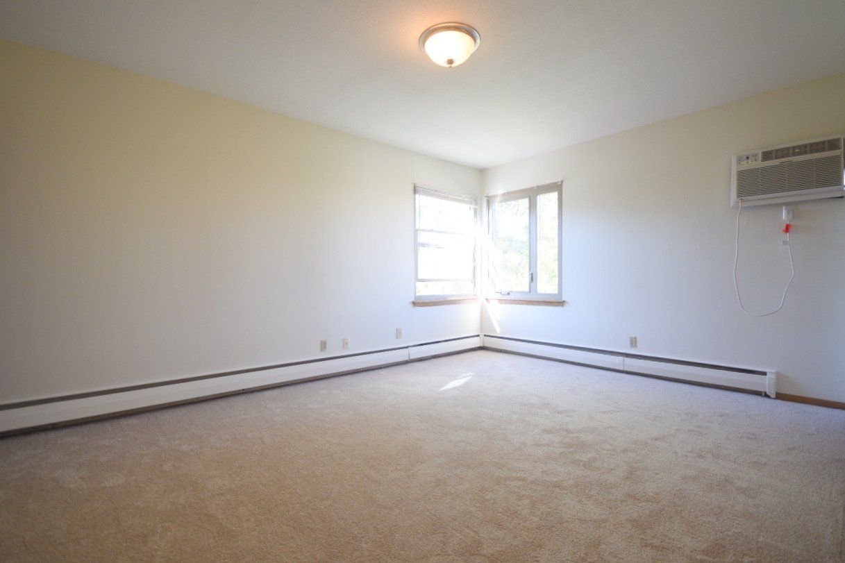 529 Cleveland Ave Bedroom