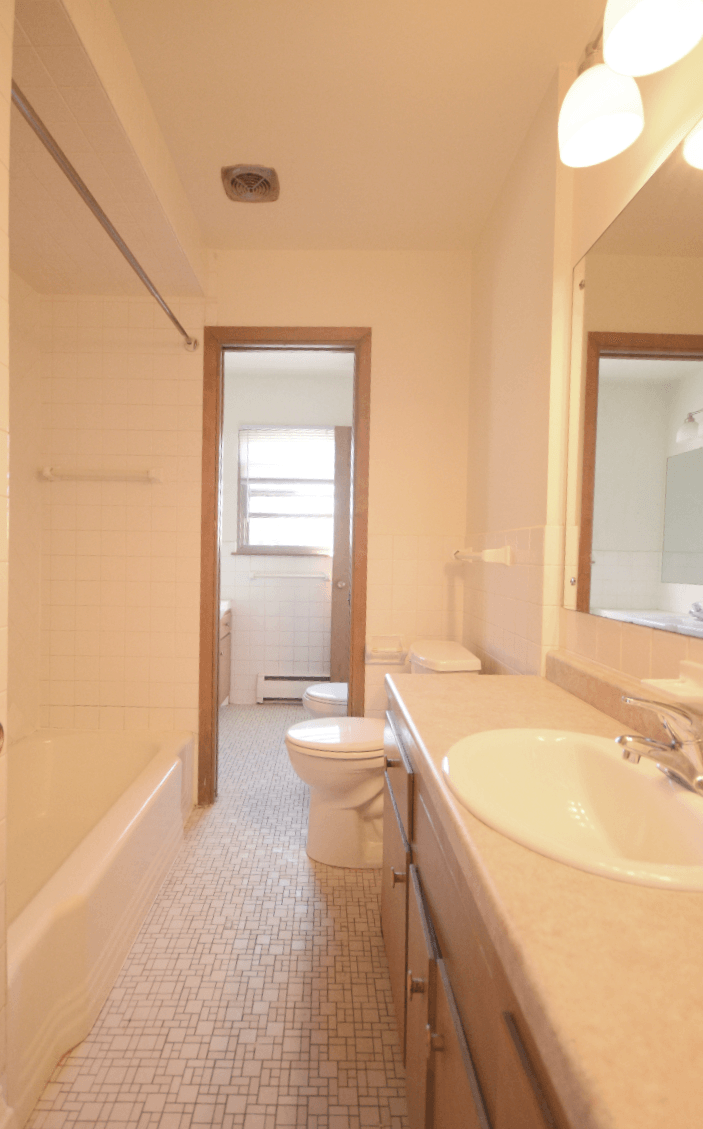 529 Cleveland Ave Bathroom