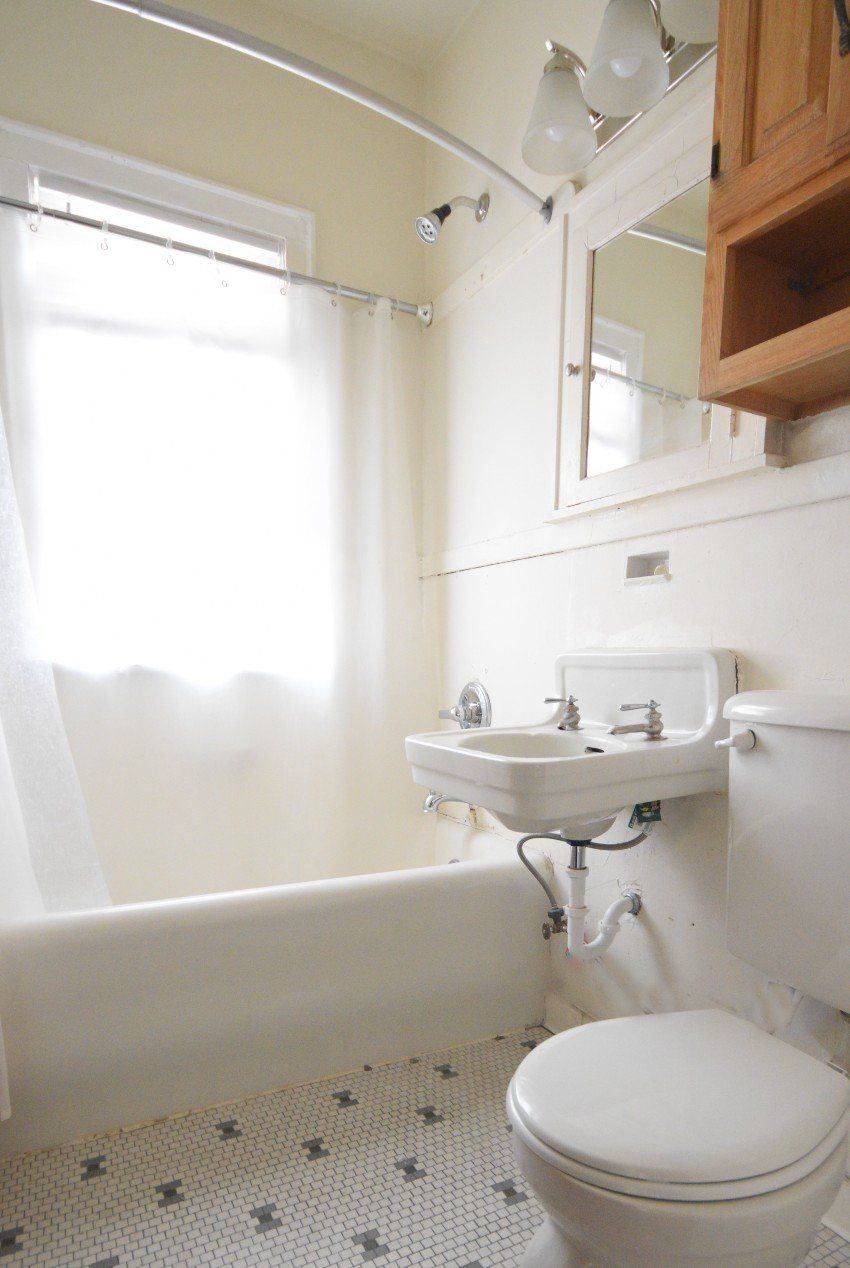 2426 Fillmore St NE Bathroom
