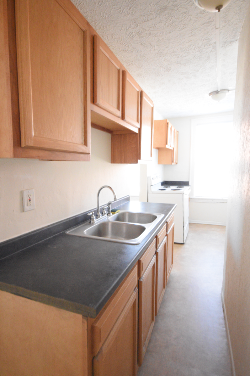 2401 Dupont Ave S Kitchen