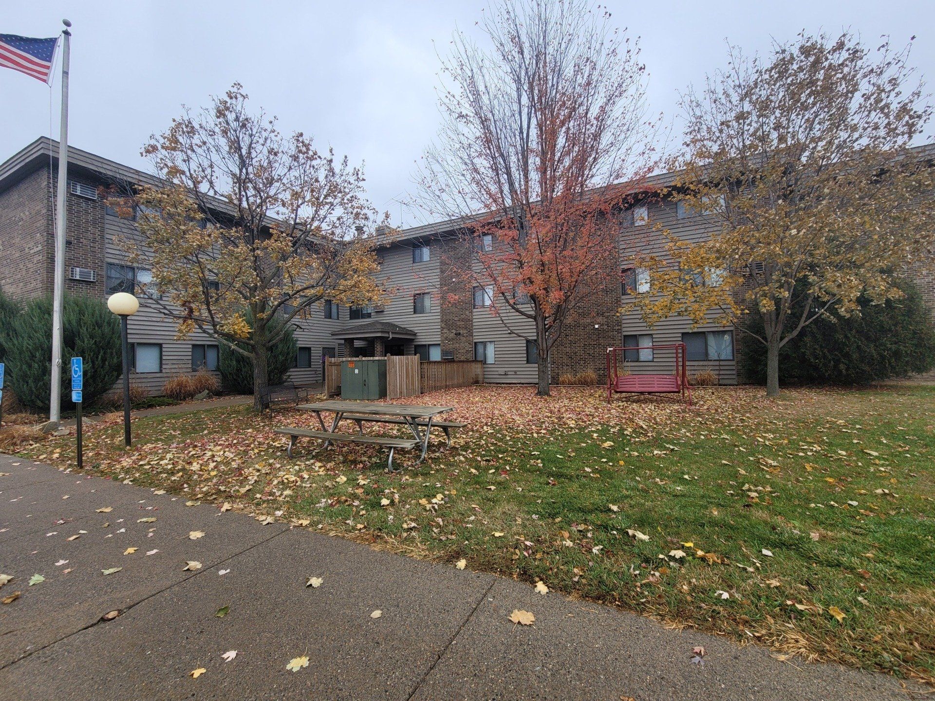 Lakeside Apartments