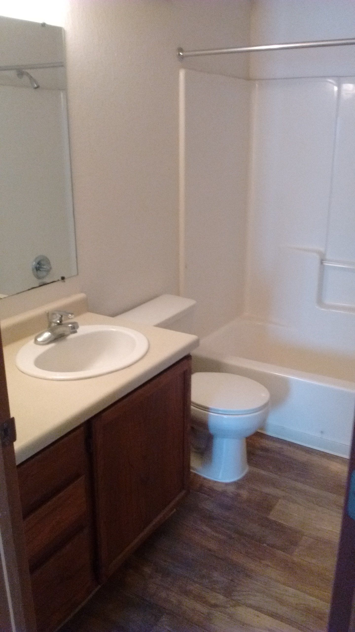Prairie Manor Apartments Bathroom