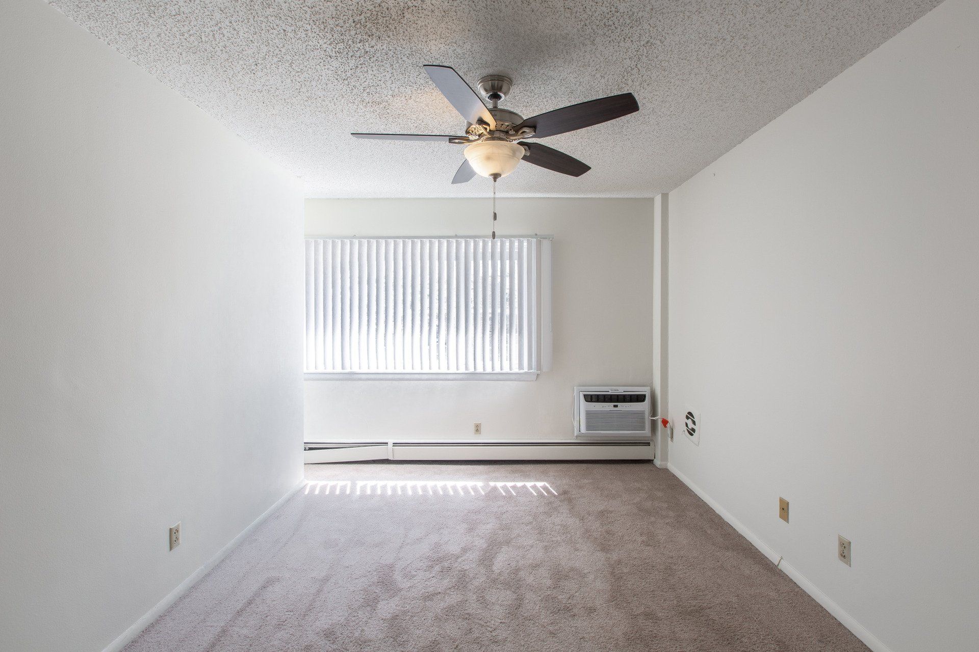 242 West Franklin Ave Bedroom