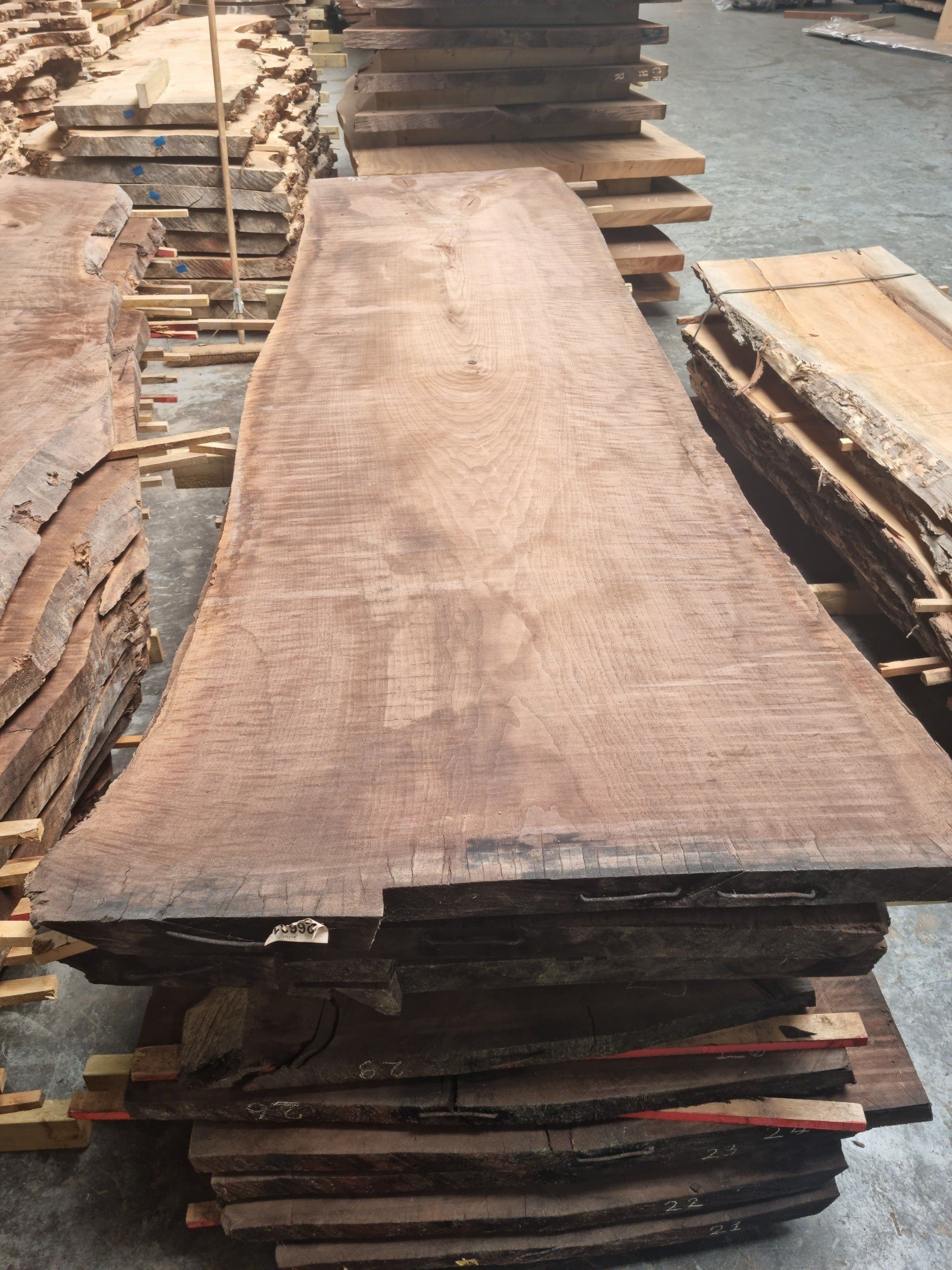 Afmetingen van een eettafel