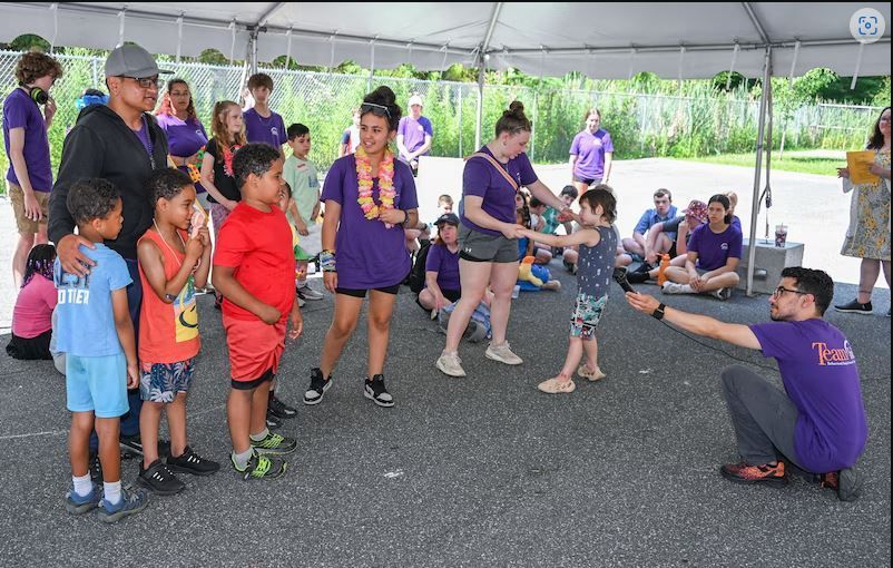 BHN kamp for kids opening day celebration - kids perfomring
