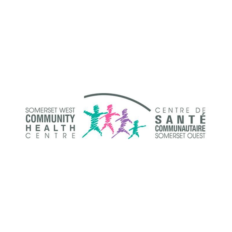 Le logo du centre de santé communautaire de Somerset West montre un groupe de personnes debout les unes à côté des autres.