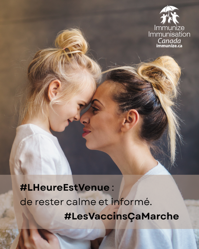 Une mère et sa fille enlacées, les vaccins ça marche.