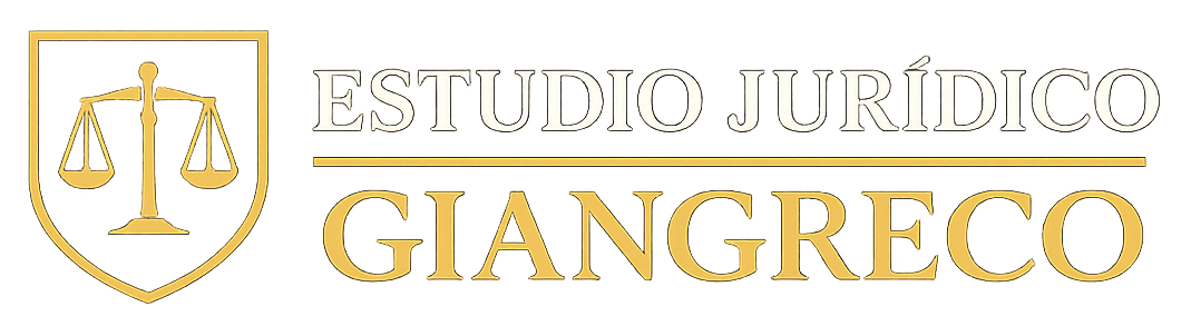 Logotipo dorado con escalas y el texto “Instituto Jurídico GIANGRECO”