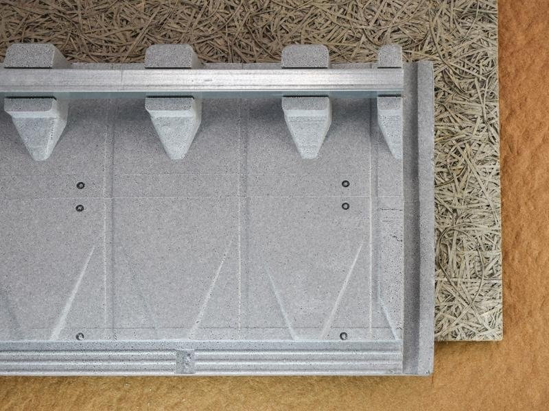 listello metallico incorporato