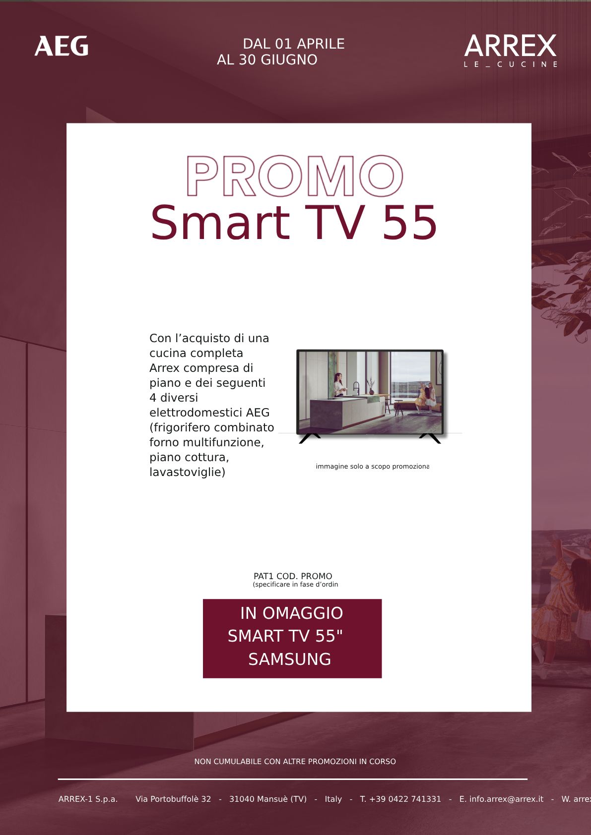 Pubblicità per Smart TV 55 su sfondo bordeaux, con pannello prodotto e immagine del televisore in bianco.