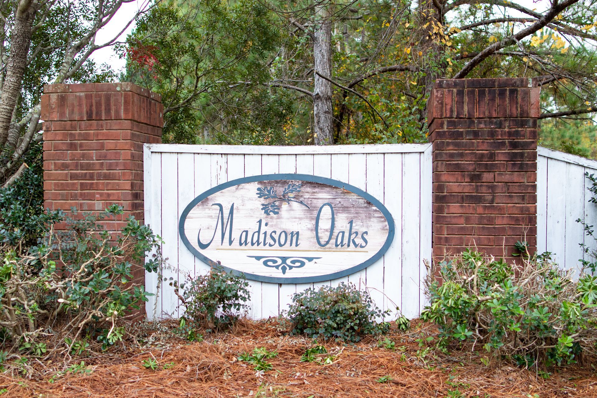 Madison Oaks sign