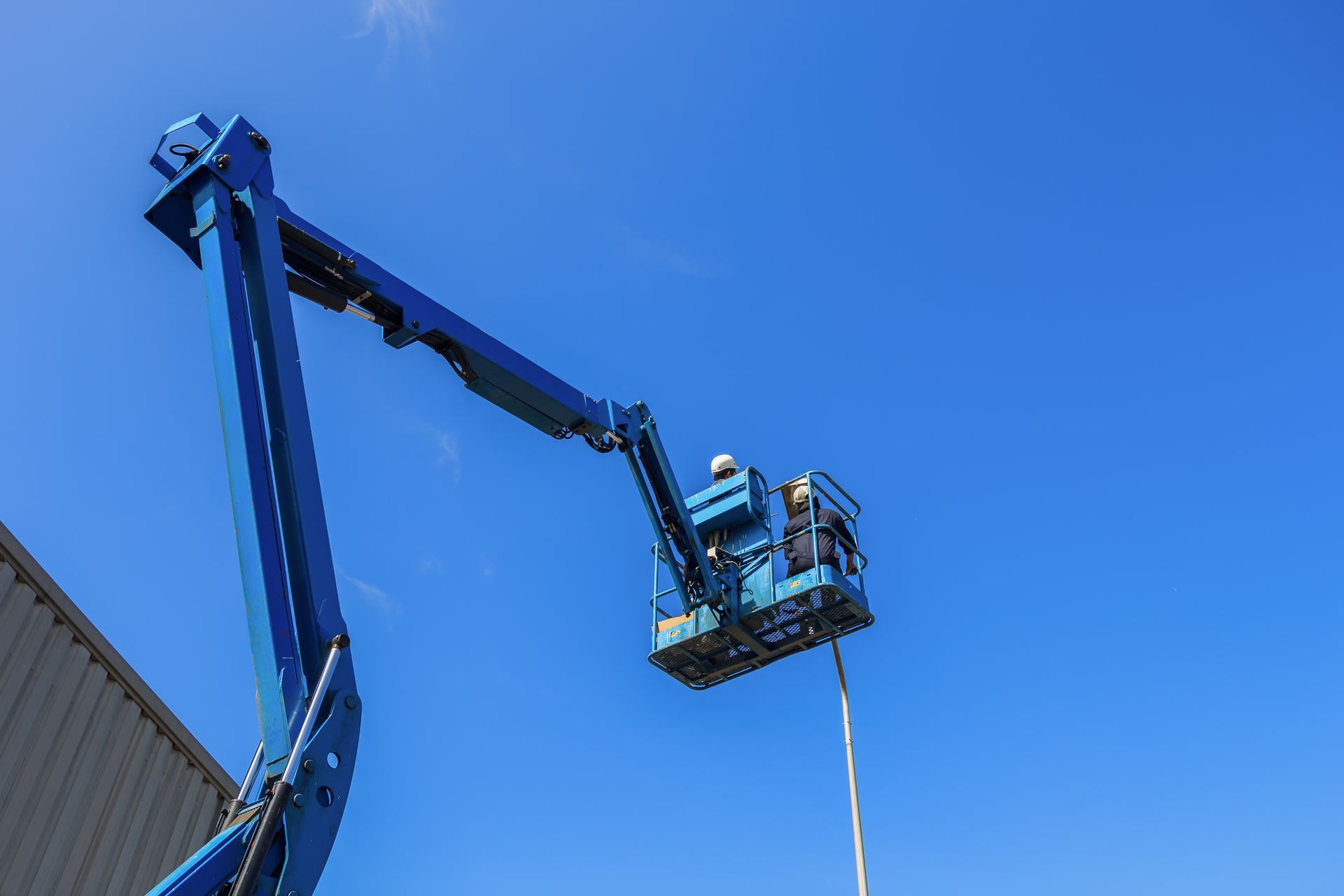 Travel Tower Hire — Latrobe, TAS — Clarkes Painting Services Pty Ltd