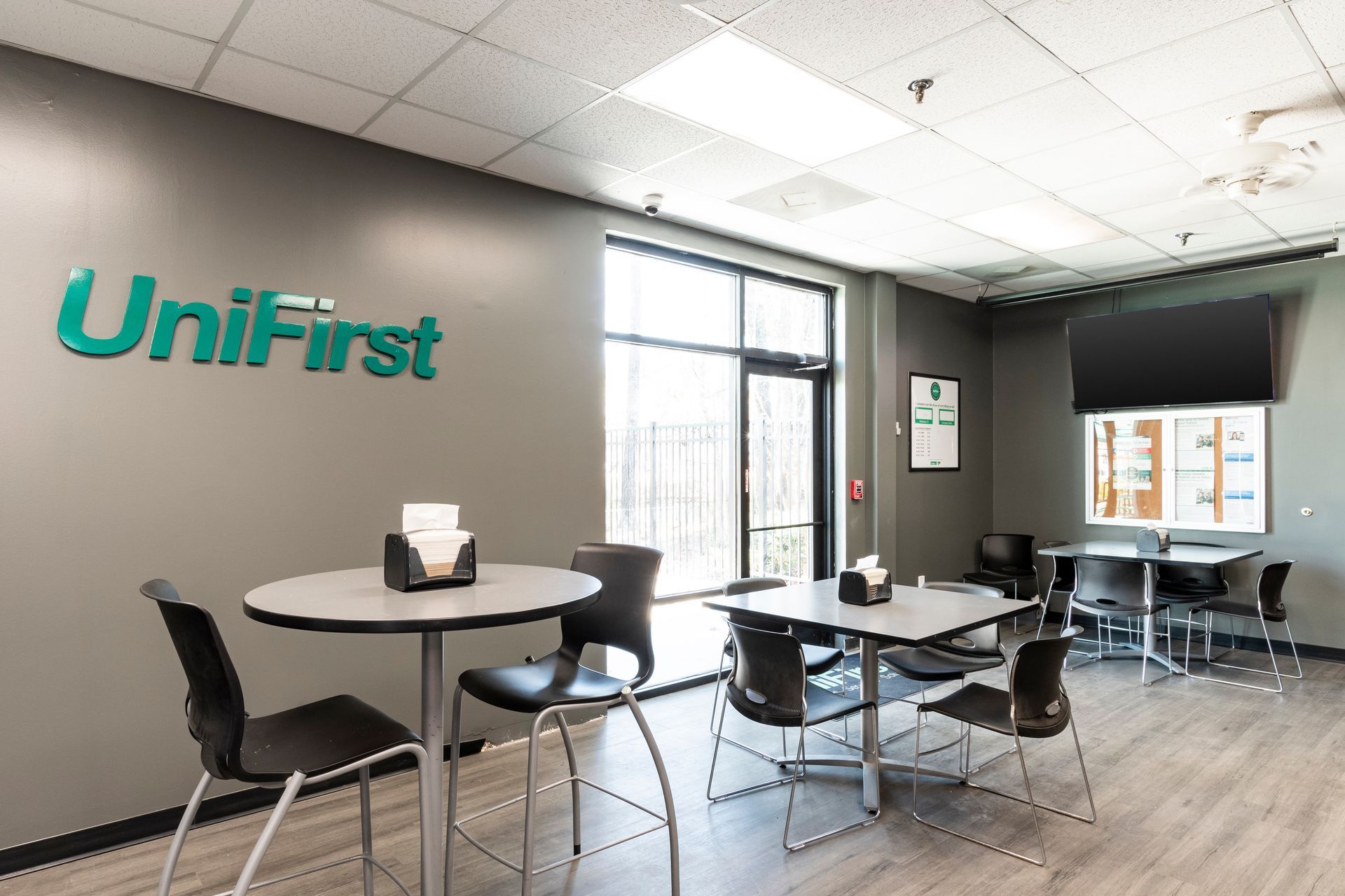 commercial construction differences in renovation versus overhaul