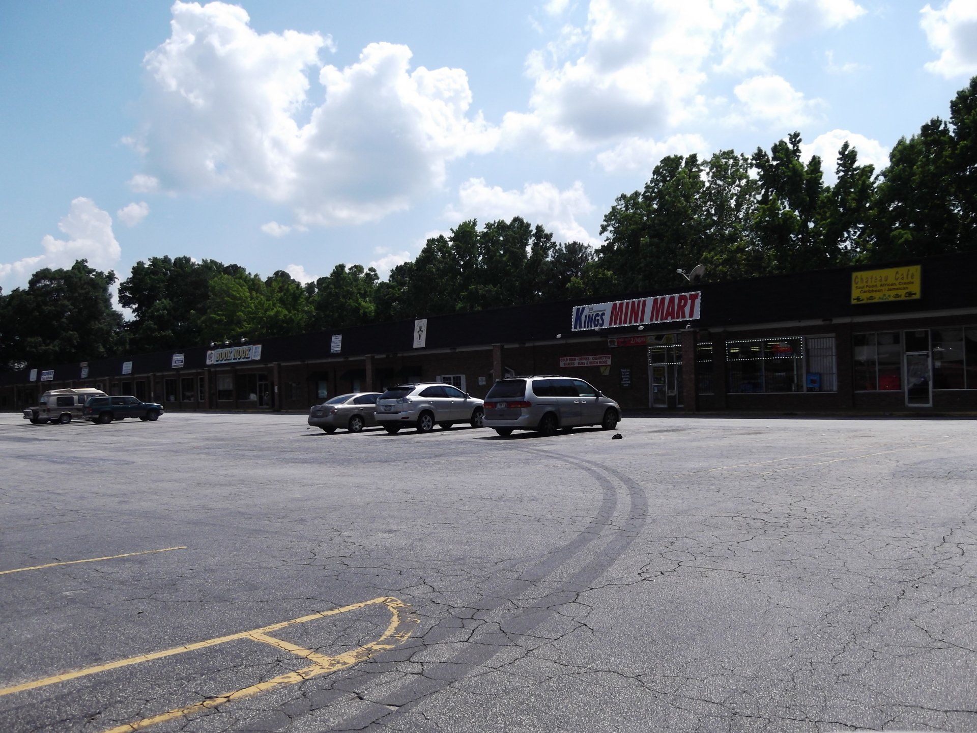 Ben Hill Plaza Photo