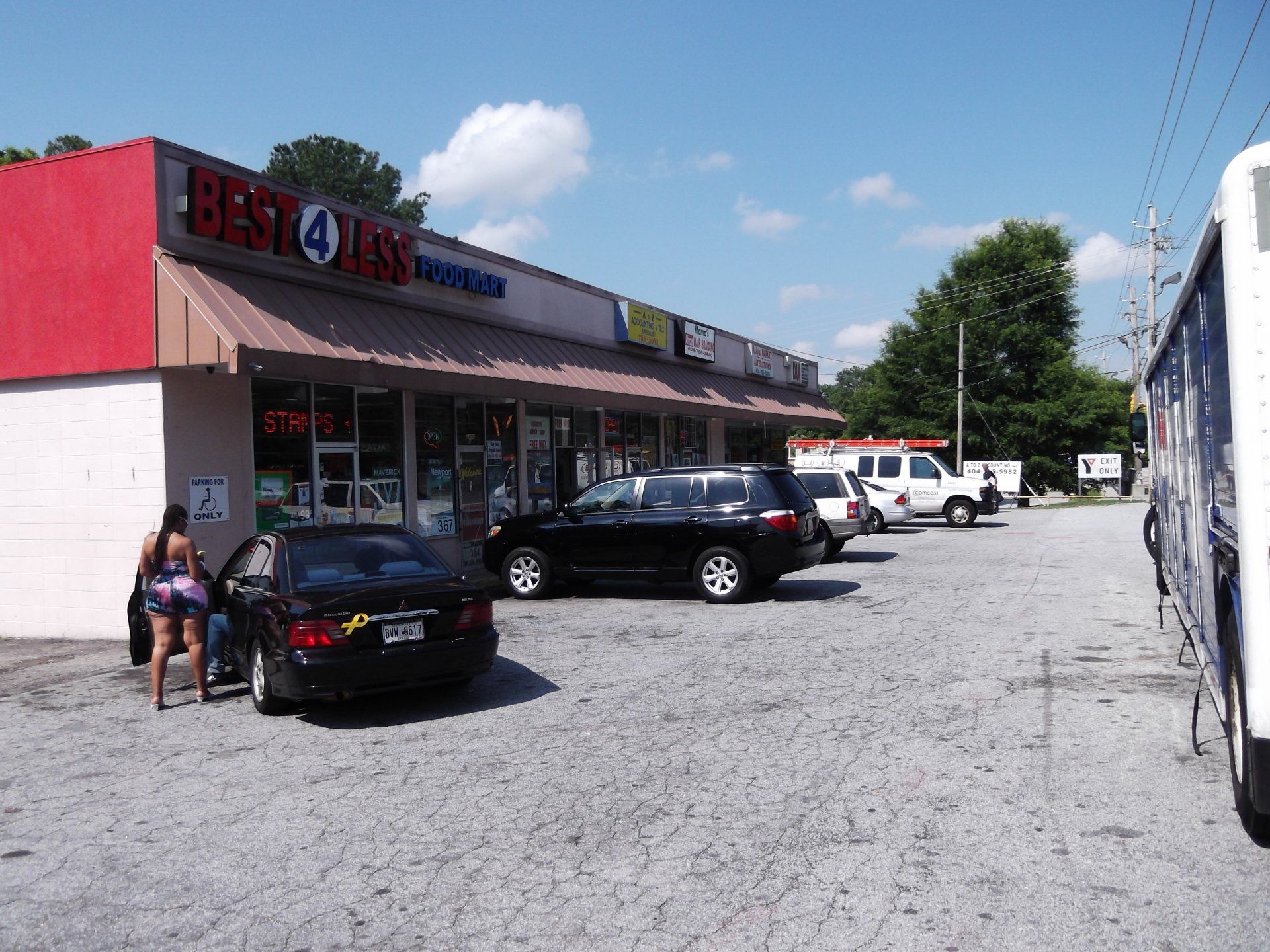 Ben Hill Plaza Photo