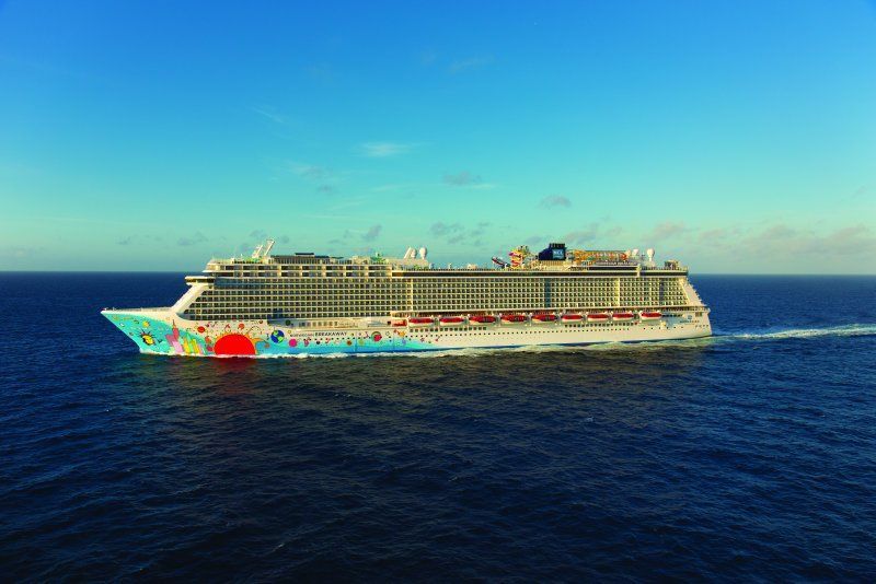 Cruise ship 