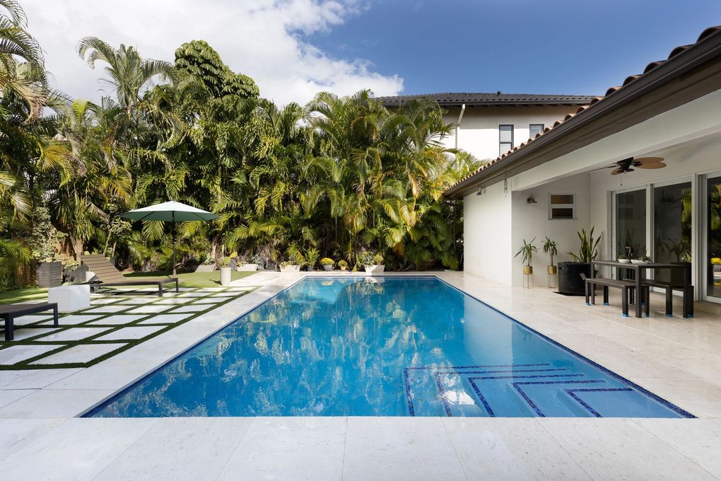 piscina a sfioro
