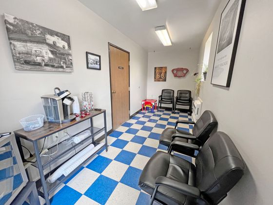 SWT Total Car Care S Cliff Ave Waiting room