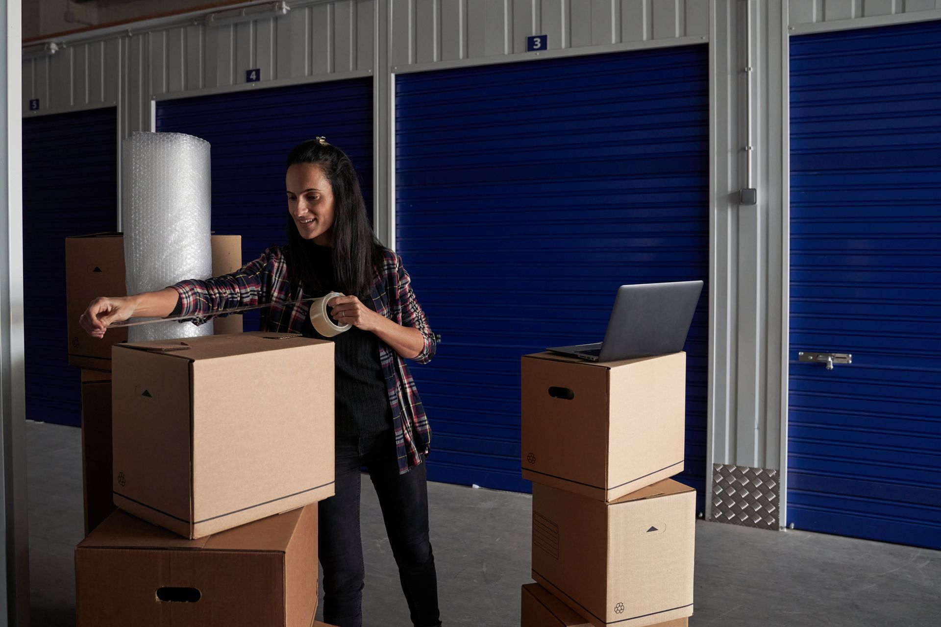 How does self storage work?