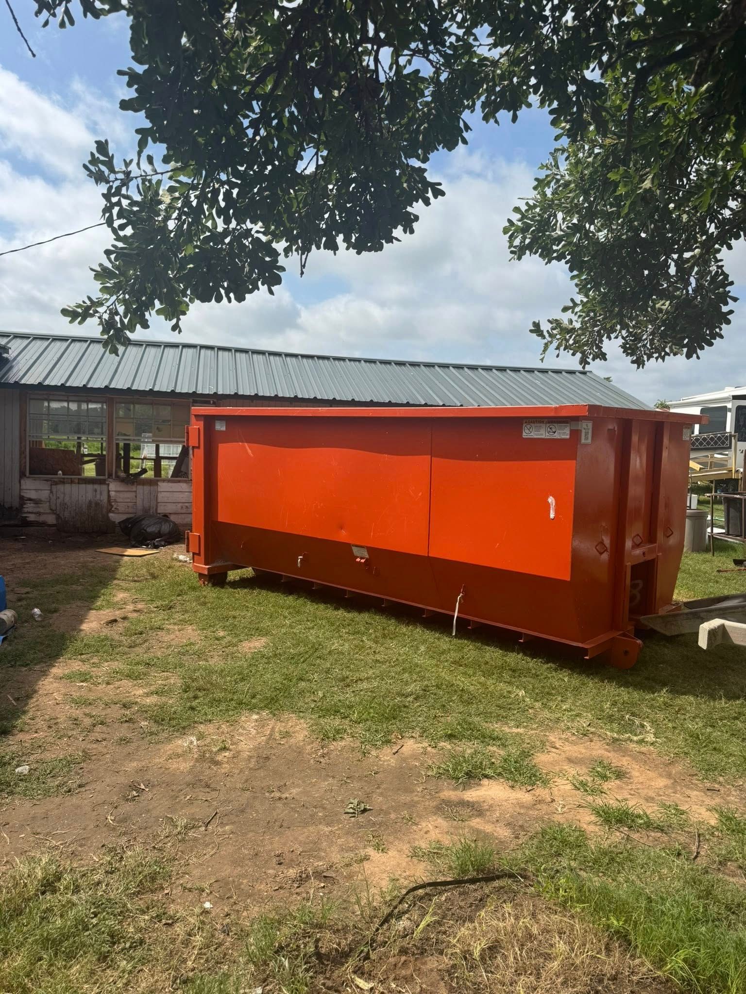 Reliable Roll Off Dumpsters for Homes and Job Sites