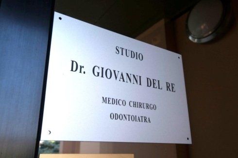 Targa Studio Dentale Del Re a Monfalcone