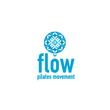 Un logotipo para el movimiento de pilates fluido con un círculo azul.
