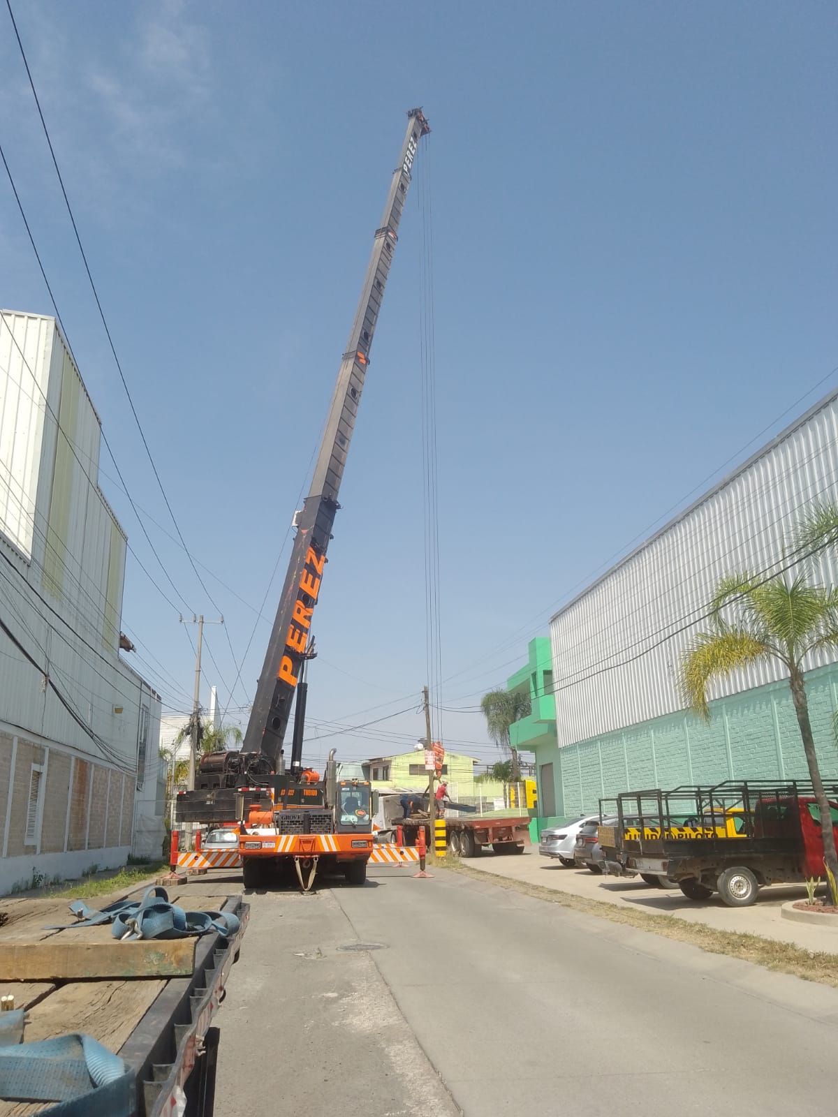 Grua Industrial de 100 Ton