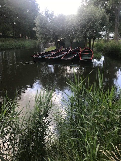 Kaasbootjes liggen klaar voor gebruik