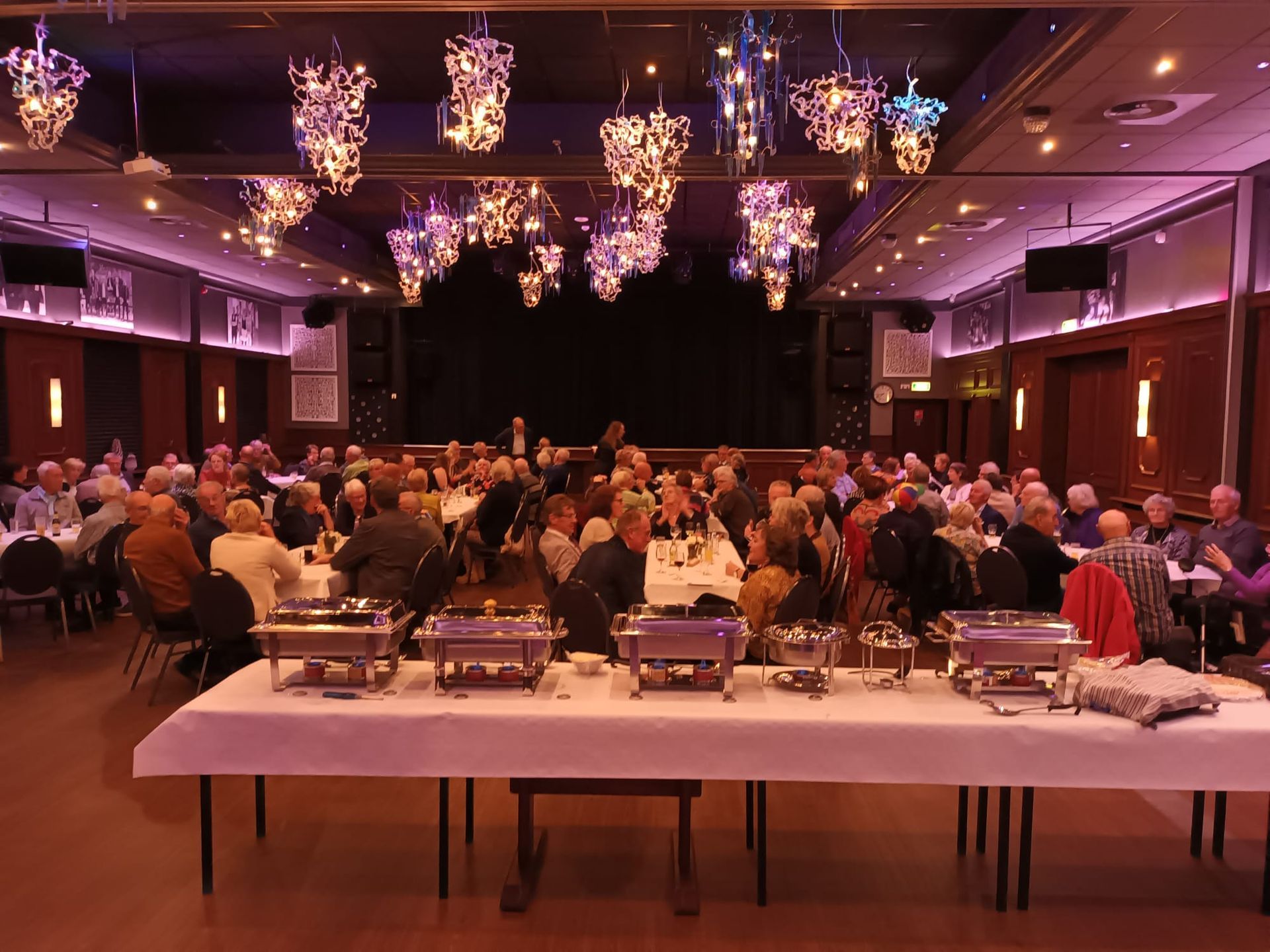 Feest in de Jozef ter afsluiting van het kaasmarkt seizoen